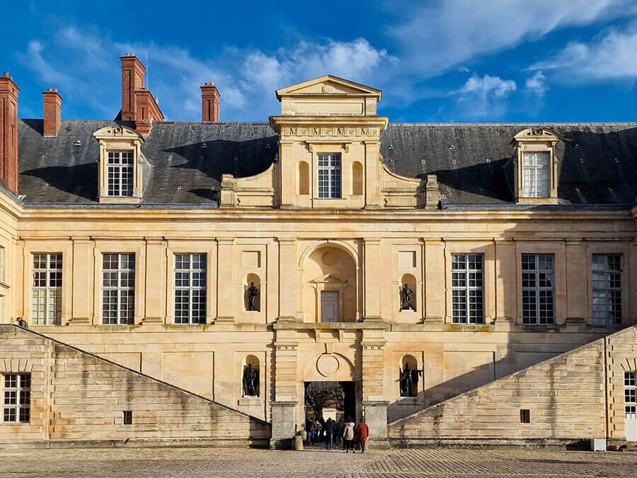NEW IN 2024 : FULL DAY TOUR FONTAINEBLEAU & VAUX-LE-VICOMTE!